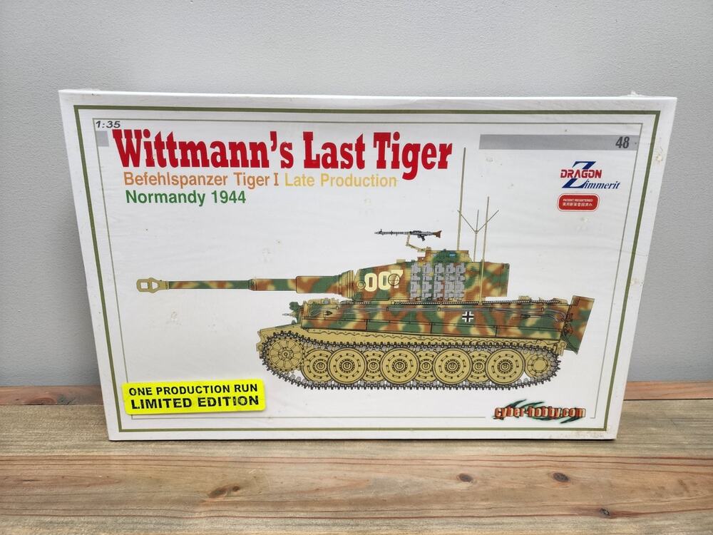1/35 Cyber-Hobby Wittmann's Last Tiger Normandy 1944 Dragon Zimmerit 6610